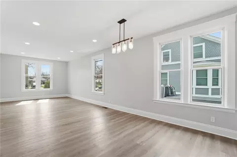 Living - 112 Bacon St, Cincinnati, OH 45215 photo 6 of 6