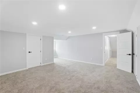 Bedroom - 112 Bacon St, Cincinnati, OH 45215 photo 5 of 8