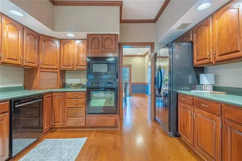 Kitchen - 856 Timberlake, Kettering, OH 45429 photo 4 of 7