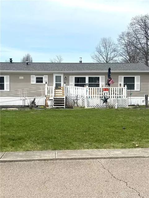 348 Oakwood Ct, Dayton, OH 45417