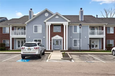 3127 Alexander Pl #101, Beavercreek, OH 45431