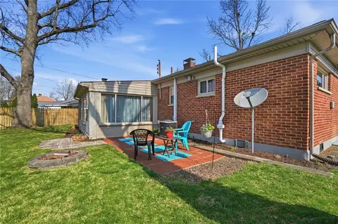 Exterior - 614 Lamont Dr, Kettering, OH 45429 photo 6 of 9