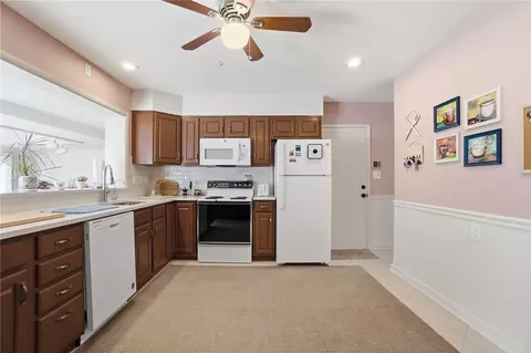 Kitchen - 614 Lamont Dr, Kettering, OH 45429 photo 4 of 6
