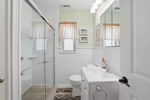 Bath - 614 Lamont Dr, Kettering, OH 45429 photo 1 of 4