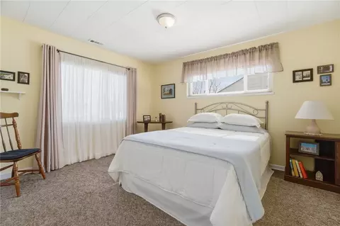 Bedroom - 614 Lamont Dr, Kettering, OH 45429 photo 4 of 6