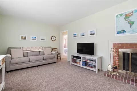 Living - 614 Lamont Dr, Kettering, OH 45429 photo 4 of 7