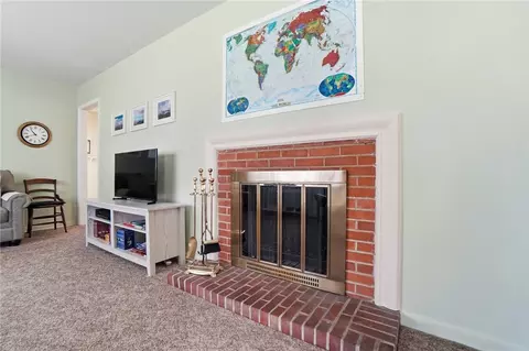 Living - 614 Lamont Dr, Kettering, OH 45429 photo 2 of 7
