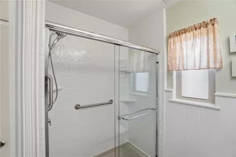 Bath - 614 Lamont Dr, Kettering, OH 45429 photo 3 of 4
