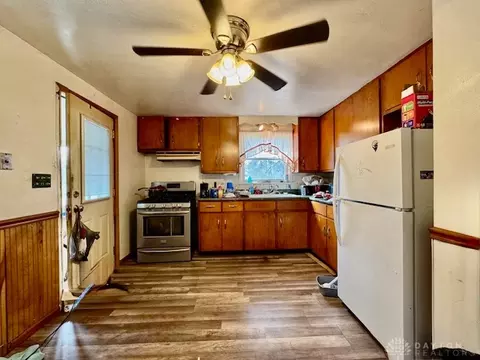 Kitchen - 4733 Curtis Dr, Springfield, OH 45503 photo 6 of 6