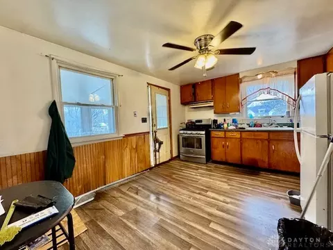 Kitchen - 4733 Curtis Dr, Springfield, OH 45503 photo 1 of 6