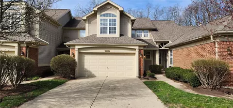 3946 W Summit Ridge Dr, Beavercreek, OH 45430