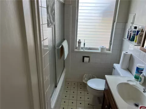 Bath - 209 Carrlands Dr, Kettering, OH 45429 photo 1 of 4