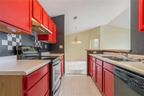Kitchen - 6660 Wareham Ct # 7, Centerville, OH 45459 photo 3 of 4
