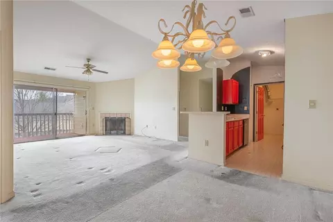 Living - 6660 Wareham Ct # 7, Centerville, OH 45459 photo 4 of 4