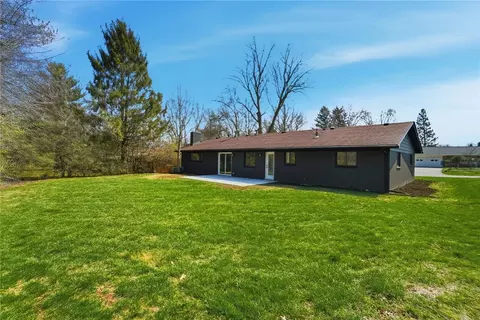 Exterior - 1039 Independence Dr, Kettering, OH 45429 photo 4 of 6