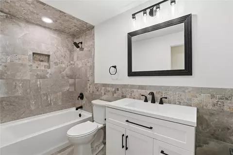 Bath - 1039 Independence Dr, Kettering, OH 45429 photo 5 of 7