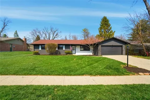 1039 Independence Dr, Kettering, OH 45429