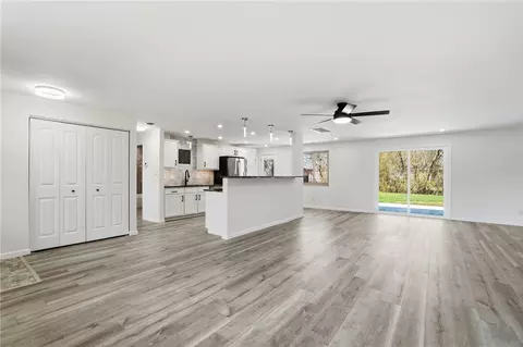 Living - 1039 Independence Dr, Kettering, OH 45429 photo 1 of 3