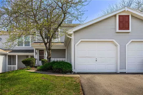 2266 Nutmeg Ct, Fairborn, OH 45324