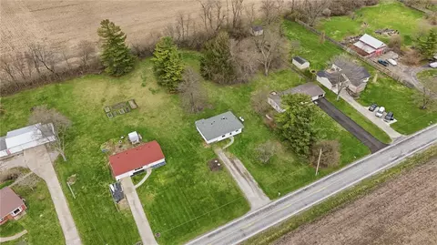 1166 W Sparrow Rd, Springfield, OH 45502 photo 4