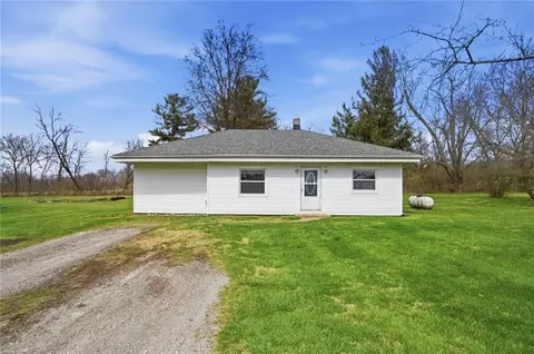1166 W Sparrow Rd, Springfield, OH 45502 photo 7