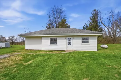1166 W Sparrow Rd, Springfield, OH 45502 photo 8