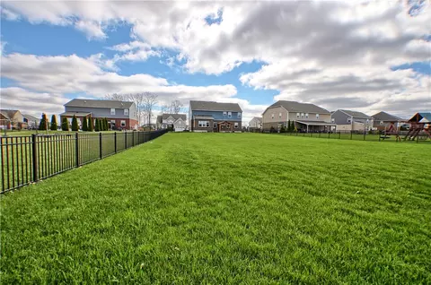 Exterior - 9629 Linden Brook Dr, Centerville, OH 45458 photo 7 of 10