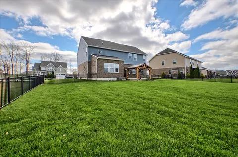 Exterior - 9629 Linden Brook Dr, Centerville, OH 45458 photo 8 of 10