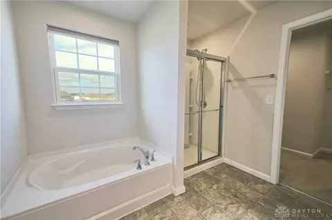 Bath - 9629 Linden Brook Dr, Centerville, OH 45458 photo 2 of 3