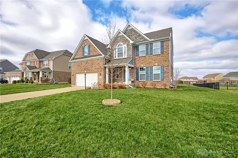 9629 Linden Brook Dr, Centerville, OH 45458