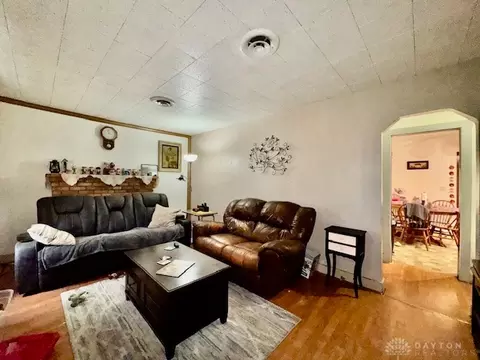 Living - 6220 Springfield Xenia Rd, Springfield, OH 45502 photo 1 of 5
