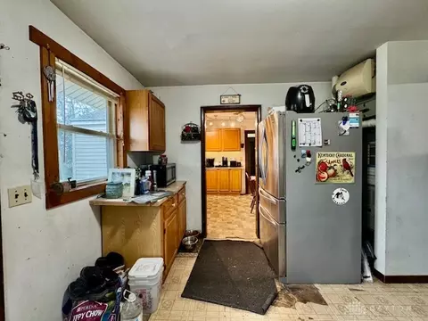 Kitchen - 6220 Springfield Xenia Rd, Springfield, OH 45502 photo 8 of 8