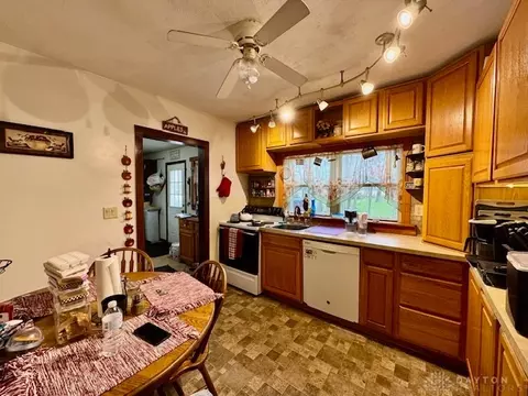 Kitchen - 6220 Springfield Xenia Rd, Springfield, OH 45502 photo 1 of 8