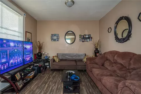Living - 140 Webster Ave, Hamilton, OH 45013 photo 1 of 2