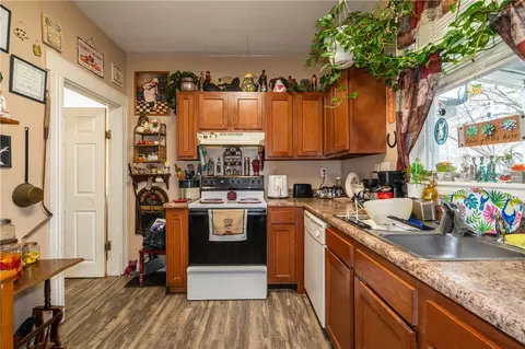 Kitchen - 140 Webster Ave, Hamilton, OH 45013 photo 1 of 2