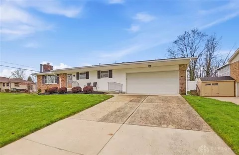 1628 Yorkshire Ct, Springfield, OH 45503 photo 3