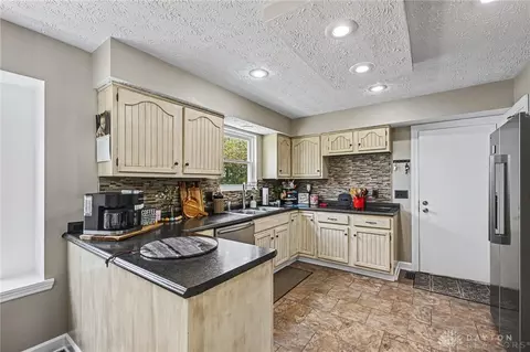 Kitchen - 10200 Wright Brothers Ct, Centerville, OH 45458 photo 4 of 4