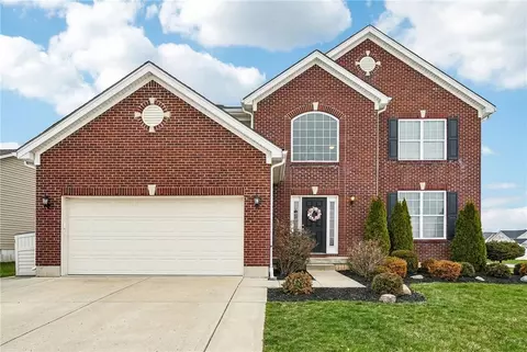 4076 Spicebush Dr, Tipp City, OH 45371