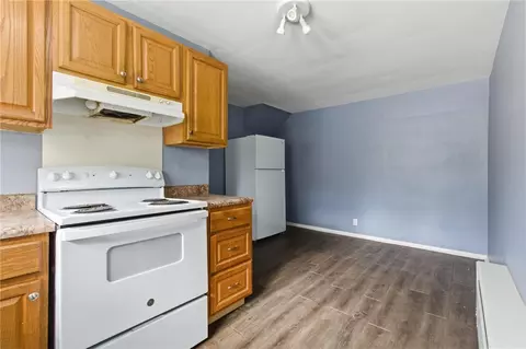 Kitchen - 465 E Pike St, Morrow, OH 45152 photo 2 of 2