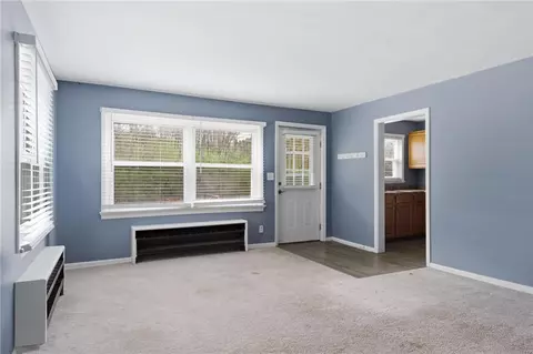 Living - 465 E Pike St, Morrow, OH 45152 photo 2 of 3