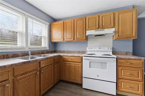 Kitchen - 465 E Pike St, Morrow, OH 45152 photo 1 of 2