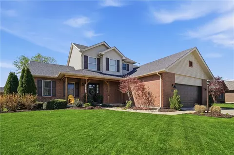 1525 Adamsmoor Dr, Waynesville, OH 45068
