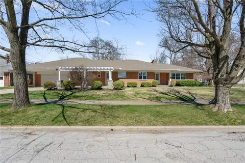 21 Collingwood Ave, Oakwood, OH 45419