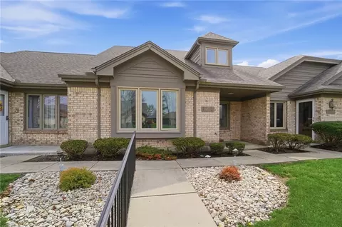 1302 Donson Cir, Kettering, OH 45429