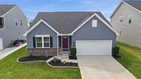 6033 Boxelder Dr, Tipp City, OH 45371