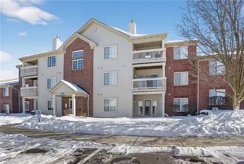 1720 Waterstone Blvd #207, Miamisburg, OH 45342