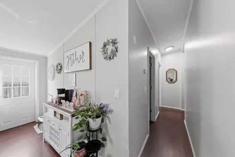 Entry Way - 2633 Ruby Ln, Middletown, OH 45044 photo 1 of 2