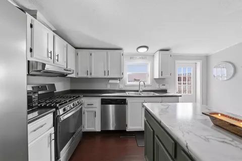 Kitchen - 2633 Ruby Ln, Middletown, OH 45044 photo 3 of 6