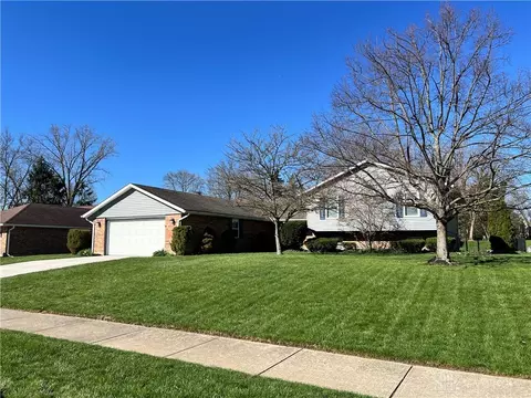 7575 Turtle Creek Dr, Dayton, OH 45414