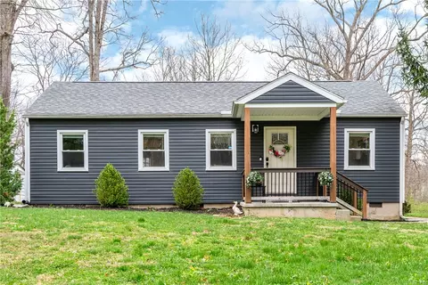 2048 Van Oss Dr, Dayton, OH 45431